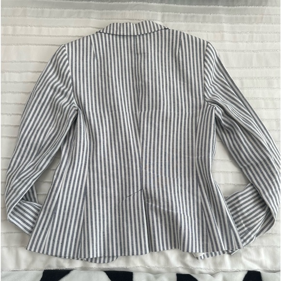🍒SOLD🍒•BANANA REPUBLIC classic fit blazer• - Picture 3 of 3